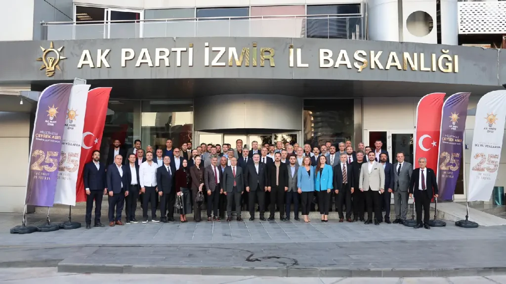AK Parti İzmir’de STK buluşması: "Türkiye Yüzyılı'na İzmir'in imzasını atacağız"