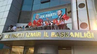 AK Parti İzmir İl Başkanlığı’nda yönetim kademesinde dikkat çeken bir