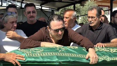 Mersin'de yaşadığı apartmanın 14'üncü katından düşerek hayatını kaybeden şarkıcı Atilla