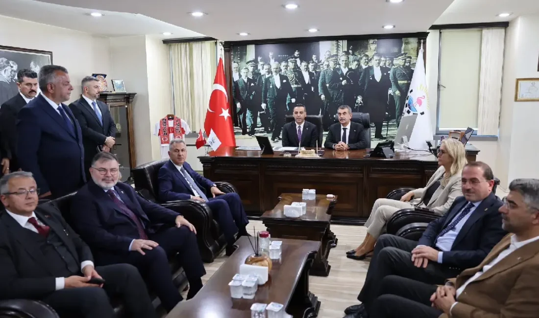 Milli Eğitim Bakanı Yusuf Tekin, geçtiğimiz günlerde AK Parti saflarına