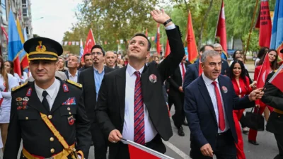 Bornova, 29 Ekim Cumhuriyet Bayramı’nın 103. yıl dönümünü meydanlara ve