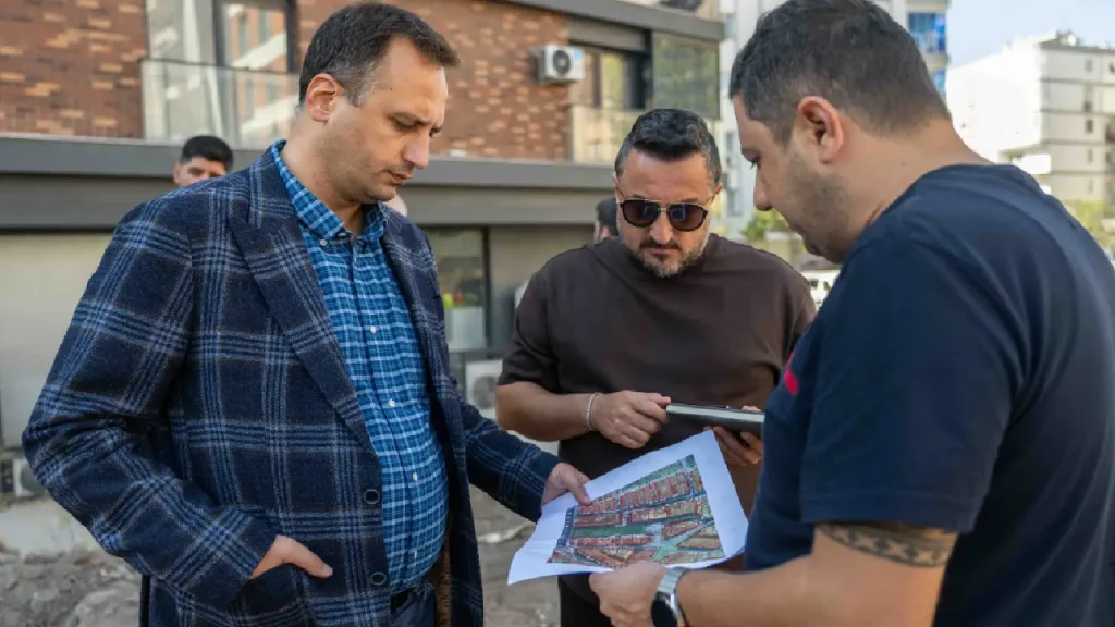 Bornova'da yıllardır süren kabus sona erdi! Erzene Mahallesi'ne yeni otopark ve yol müjdesi 1 Bornova'da yıllardır süren kabus sona erdi! Erzene Mahallesi'ne yeni otopark ve yol müjdesi