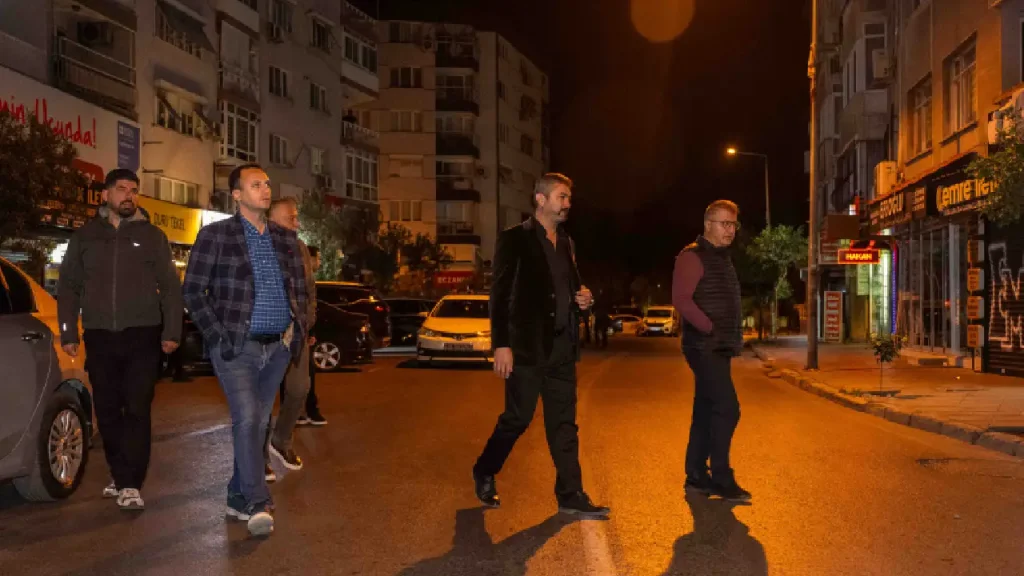 Bornova’da kaldırımlar özgürleşiyor: Başkan Eşki güne sabah denetimiyle başladı