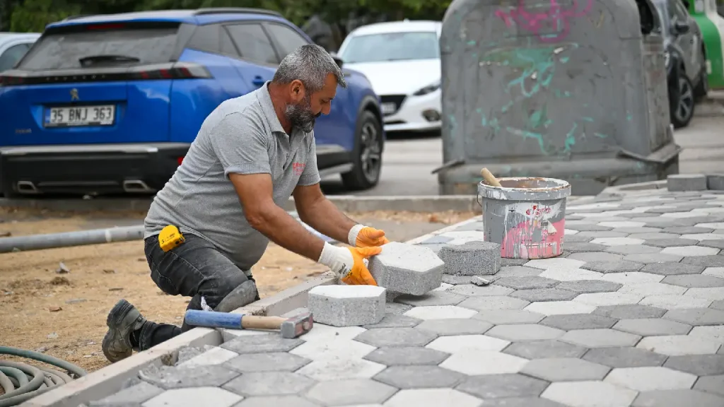 Zafer Caddesi’ne mimari ve ekolojik dokunuş: Bornova’nın kalbi yenileniyor!