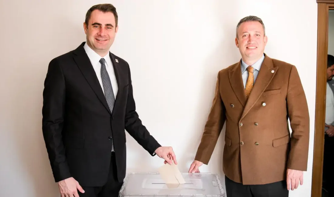YENİ Parti İzmir İl Başkanlığı ön seçiminde üyeler sandık başına