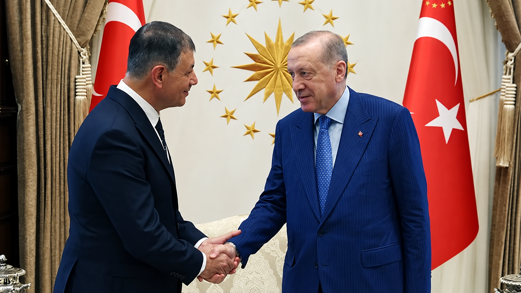 İzmir Büyükşehir Belediye Başkanı Cemil Tugay’ın AK Parti’ye geçeceği iddiaları