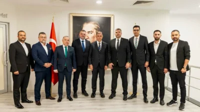 Karşıyaka Spor Kulübü Yönetim Kurulu, İzmir Büyükşehir Belediye Başkanı Cemil