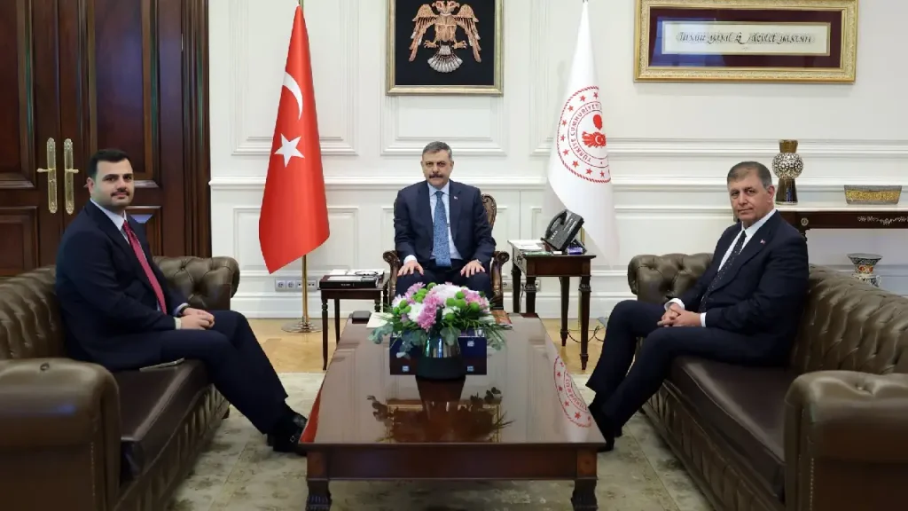 İzmir için Ankara’da İçişleri zirvesi: Eyyüp Kadir İnan ve Cemil Tugay Bakan Çiftçi’yi ziyaret etti! 1 İzmir için Ankara’da İçişleri zirvesi: Eyyüp Kadir İnan ve Cemil Tugay Bakan Çiftçi’yi ziyaret etti!