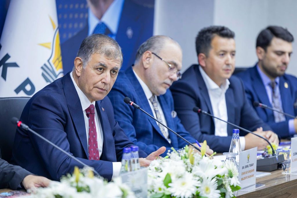 Başkan Tugay AK Parti ziyareti sonrası konuştu: Artık konuşmak değil İzmir için çalışma zamanı