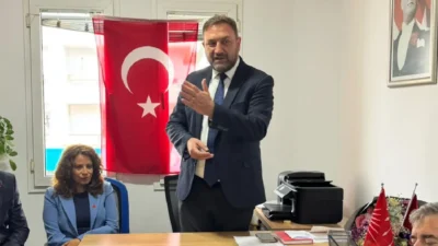 Cumhuriyet Halk Partisi İzmir İl Başkanı Utku Gümrükçü, Çeşme’de meslek