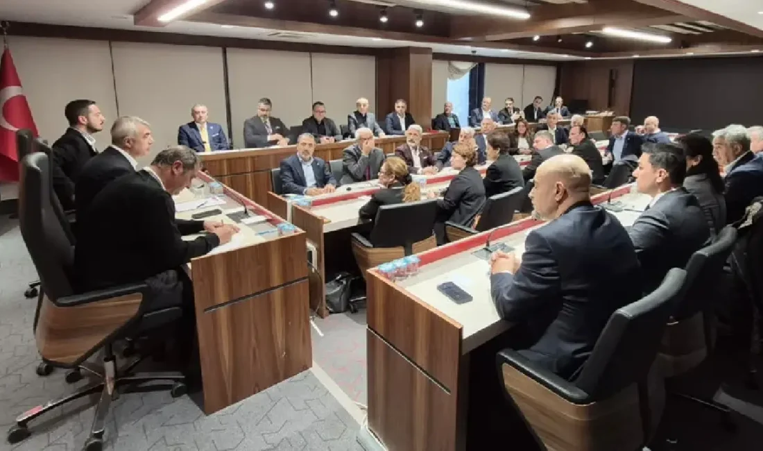 CHP İstanbul İl Başkanı Mehmet Ali Yüksel, ilçe başkanlarıyla gerçekleştirdiği
