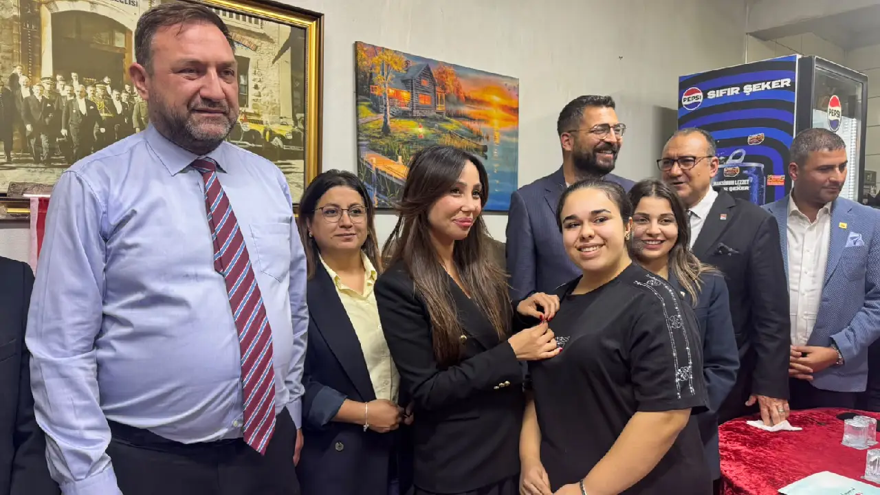 Bayraklı’da yeni üyeler CHP’ye katıldı