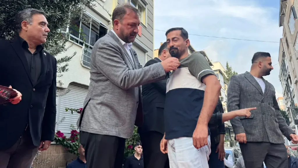 Yeni Parti’de istifa ettiler: Buca kurucu yöneticileri dahil yüzlerce üye CHP’ye geri döndü
