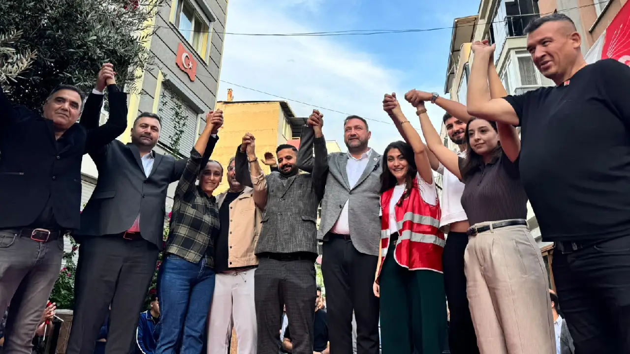 Yeni Parti’de istifa ettiler: Buca kurucu yöneticileri dahil yüzlerce üye CHP’ye geri döndü