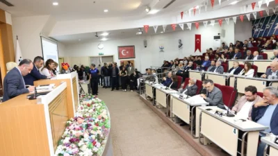 Çiğli Belediyesi’nin 2027 mali yılı bütçe tasarısı meclis oturumunda oy