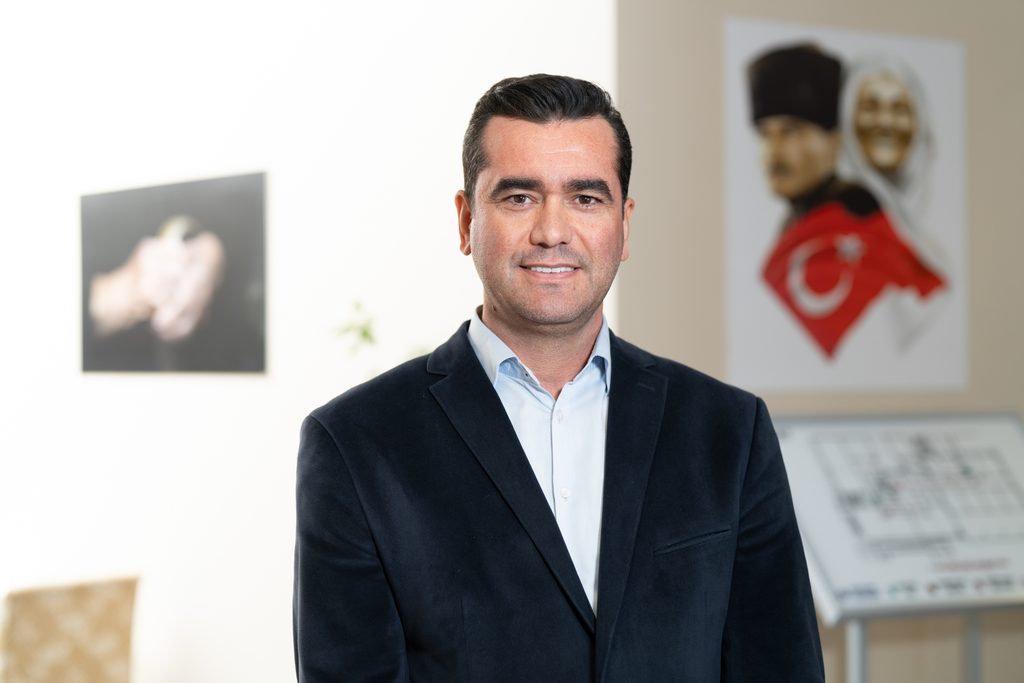 İzmir’in çınarlarına “anne sıcaklığı”nda bakım: Geriatri ek hizmet binası açıldı