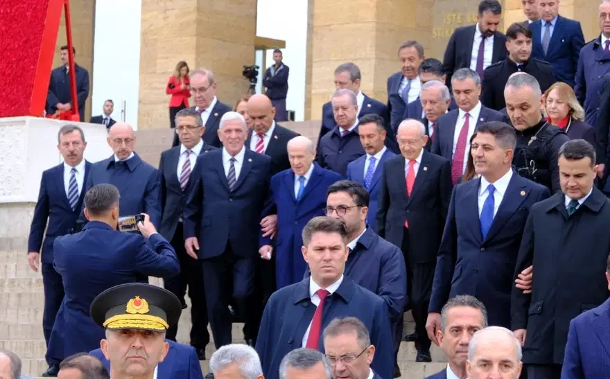 Cumhurbaşkanı Erdoğan’dan Özel Deftere "Türkiye Yüzyılı" vurgusu! 5 Cumhurbaşkanı Erdoğan’dan Özel Deftere "Türkiye Yüzyılı" vurgusu!