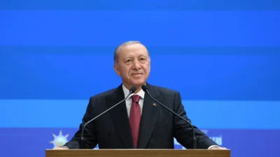 İzmir Büyükşehir Belediye Başkanı Cemil Tugay’ın AK Parti’ye katılımı resmileşti.