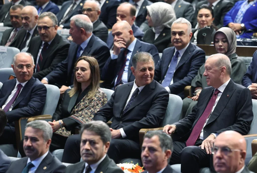 Tugay'dan İzmir'de yeni AK Parti transferlerine yanıt