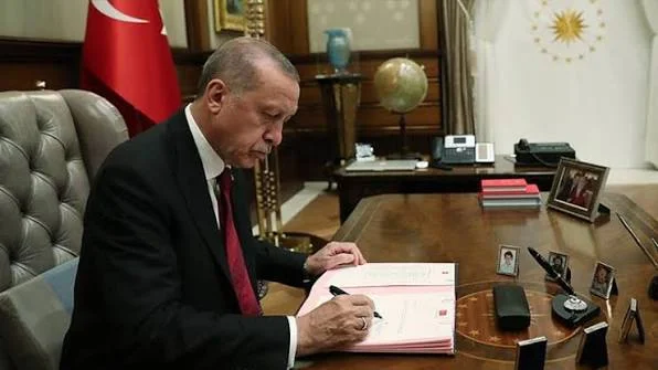 Devletin zirvesinden kamu bürokrasisine yönelik geniş kapsamlı bir atama ve