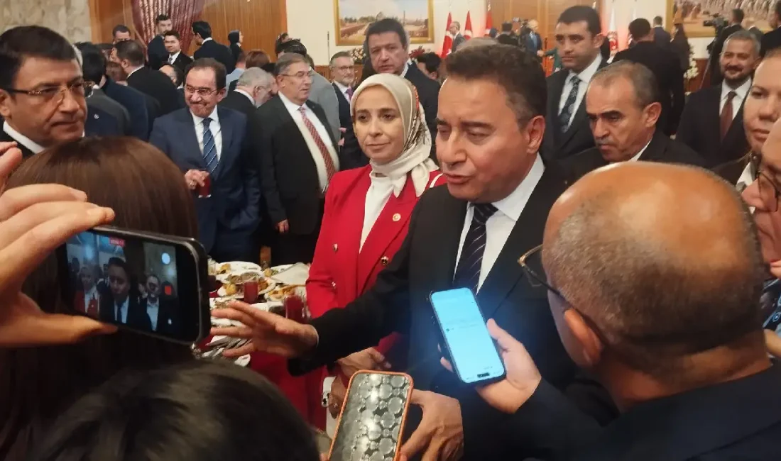 TBMM'nin yeni yasama yılı açılış resepsiyonunda Demokrat Gündem'e konuşan eski