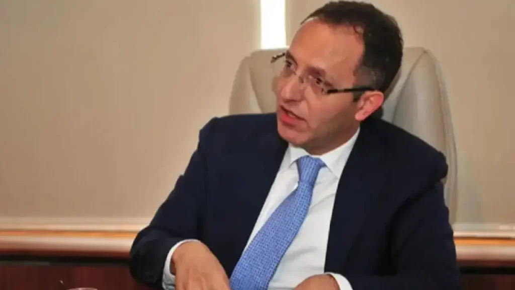 Fon soruşturması dalga genişliyor: Eski vekili dahil 5 yeni gözaltı 1 Fon soruşturması dalga genişliyor: Eski vekili dahil 5 yeni gözaltı