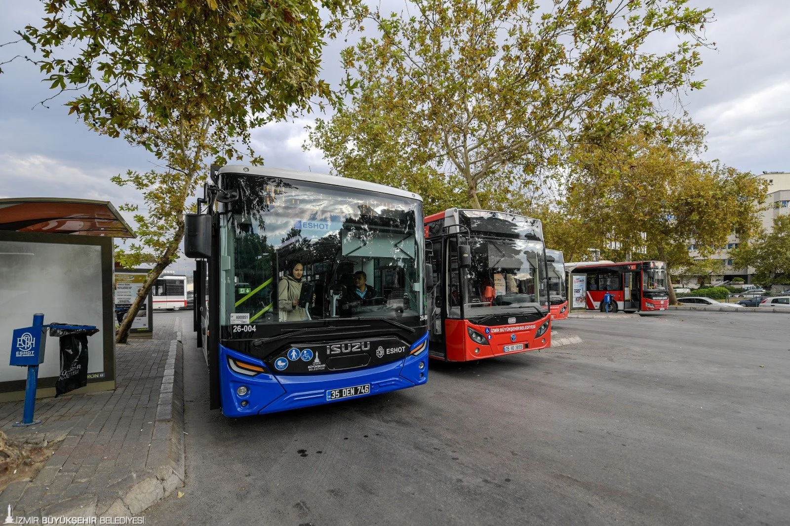 ESHOT ve İZULAŞ’ın filosu gençleşiyor! İzmir yollarına yeni otobüsler geliyor!