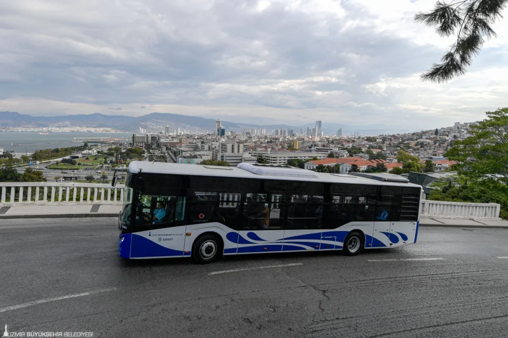 ESHOT ve İZULAŞ’ın filosu gençleşiyor! İzmir yollarına yeni otobüsler geliyor!
