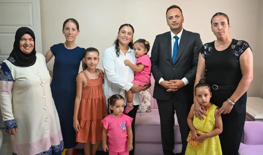 Bornova Belediye Başkanı Ömer Eşki, mahalle gezileri kapsamında Doğanlar Mahallesi