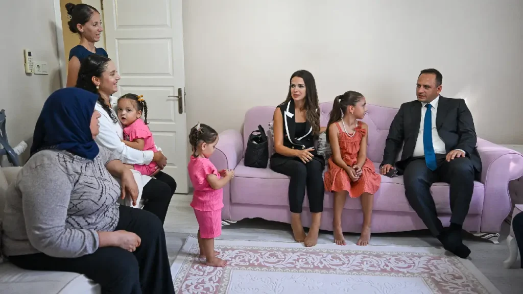 Başkan Eşki’den Doğanlar Mahallesi’ne ev ziyareti 1 Başkan Eşki’den Doğanlar Mahallesi’ne ev ziyareti
