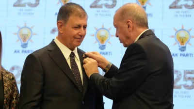 AK Parti Genel Sekreteri ve İzmir Milletvekili Eyyüp Kadir İnan,