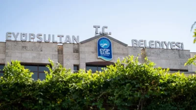 Eyüpsultan Belediye Başkanı Mithat Bülent Özmen’in tutuklanarak görevden uzaklaştırılmasının ardından,