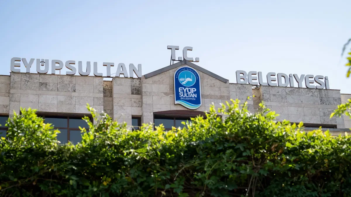 Eyüpsultan Belediye Başkanı Mithat Bülent Özmen’in tutuklanarak görevden uzaklaştırılmasının ardından,