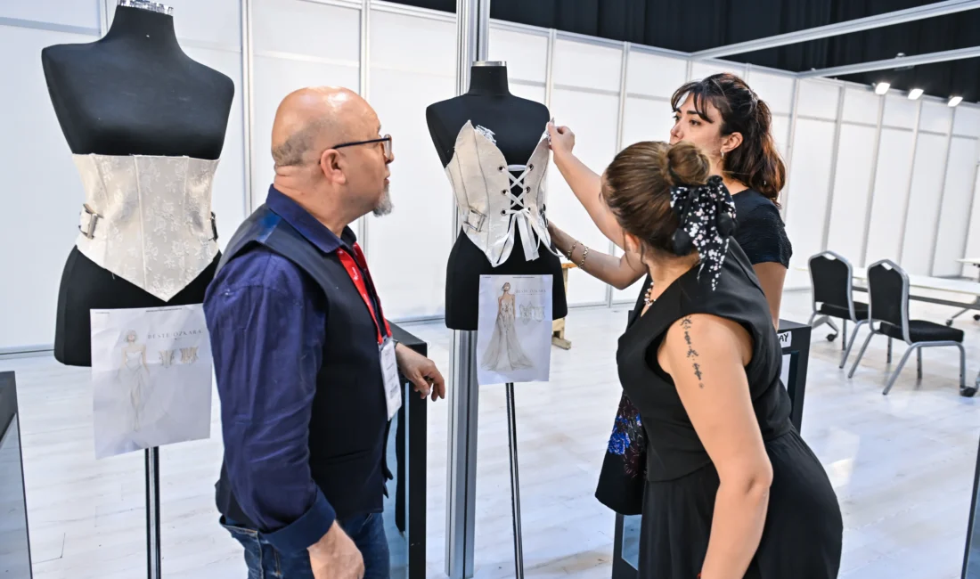 İzmir Büyükşehir Belediyesi ev sahipliğinde, İZFAŞ tarafından düzenlenen Fashion Prime-9.