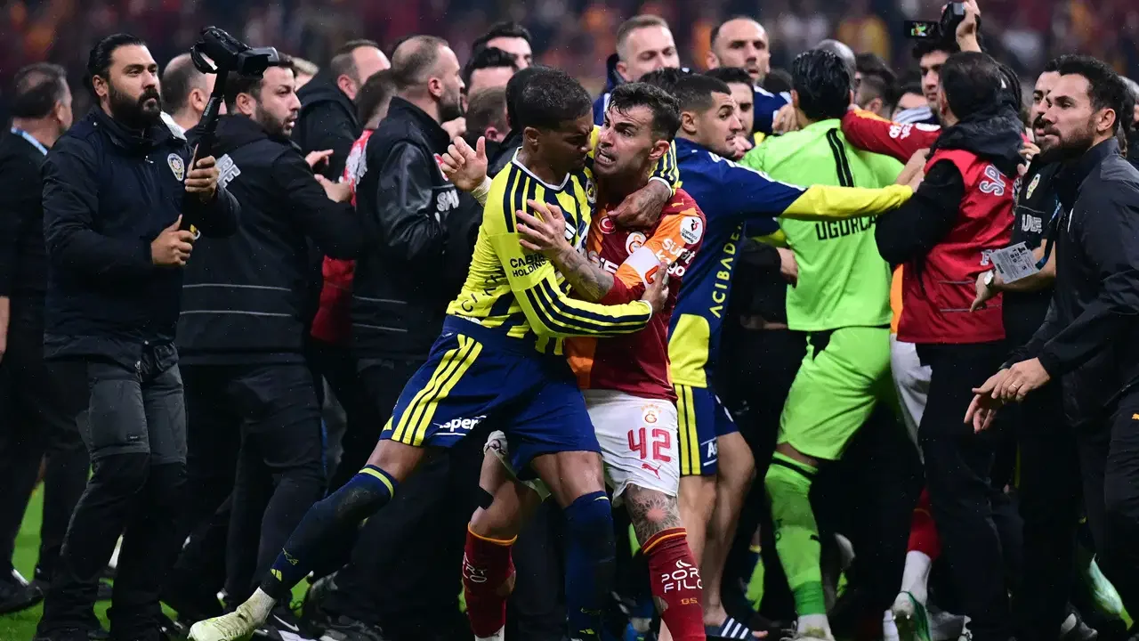 Trendyol Süper Lig Adnan Süvari Sezonu'nun 9. haftasında oynanan olaylı