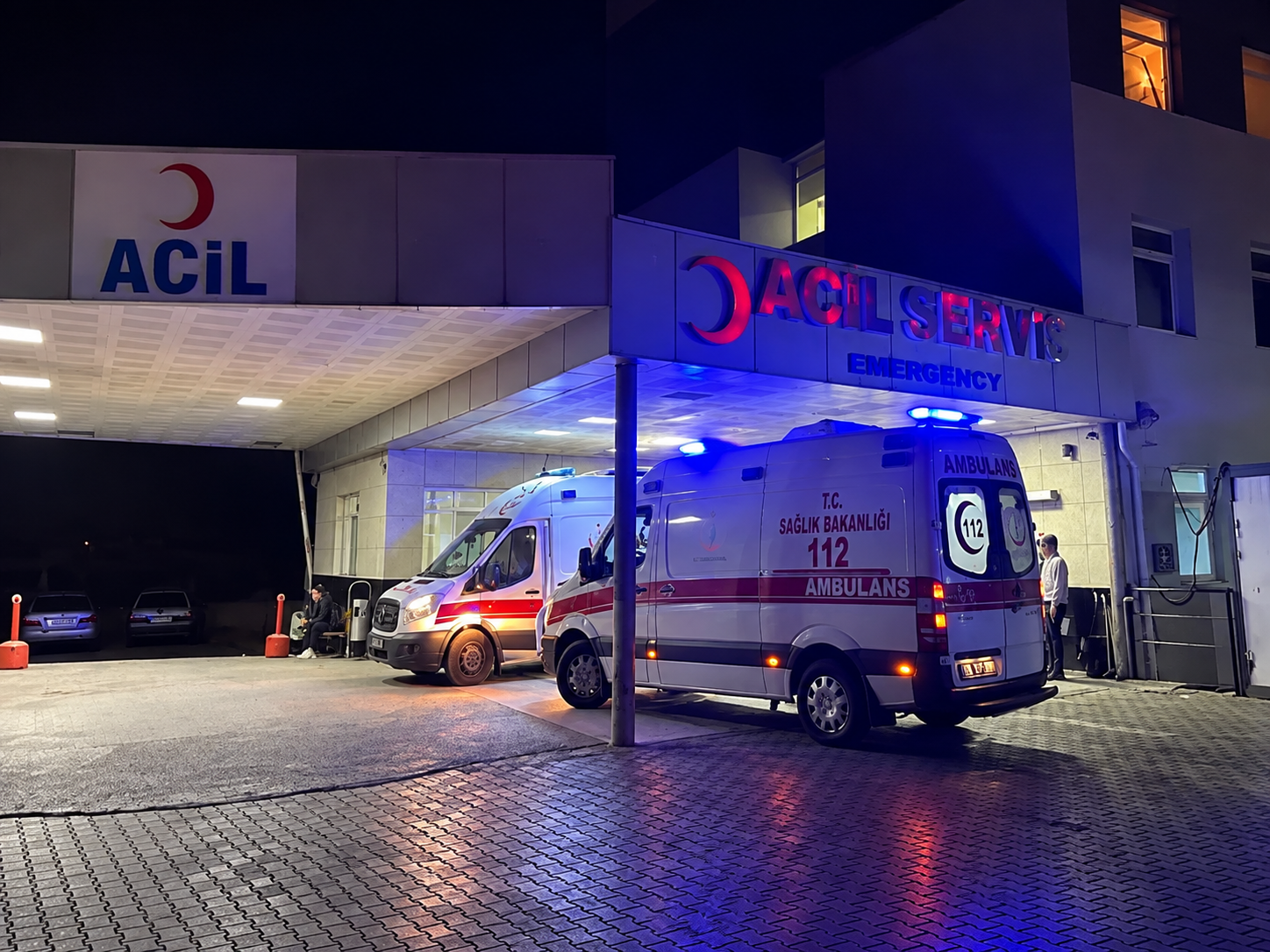 Kemalpaşa'da gıda zehirlenmesi: 80 işçi hastanelik oldu