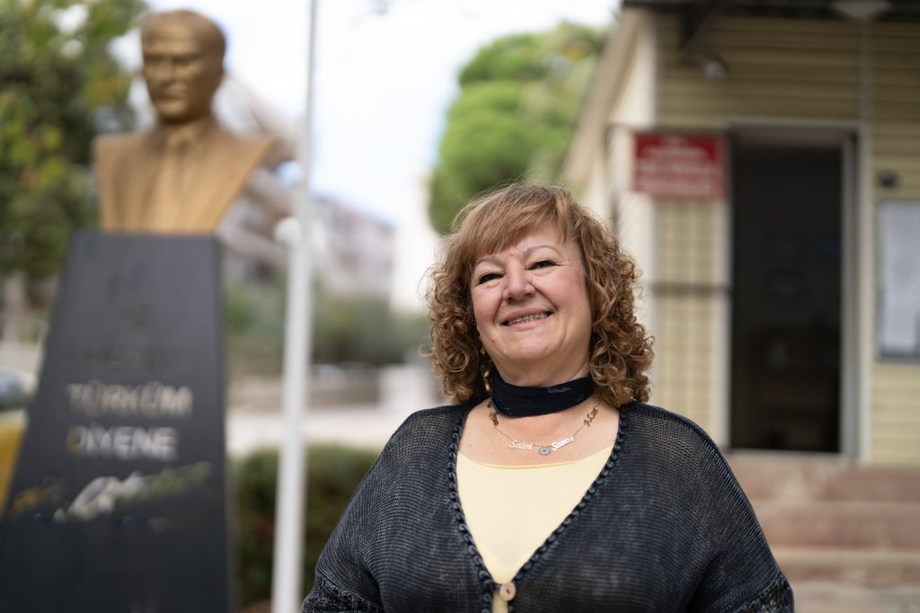 Günleri de emekleri de unutulmadı: İzmirli muhtarlara anlamlı jest 4 Günleri de emekleri de unutulmadı: İzmirli muhtarlara anlamlı jest