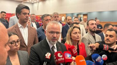 İzmir Büyükşehir Belediye Başkanı Cemil Tugay’ın AK Parti’ye katılmasının ardından