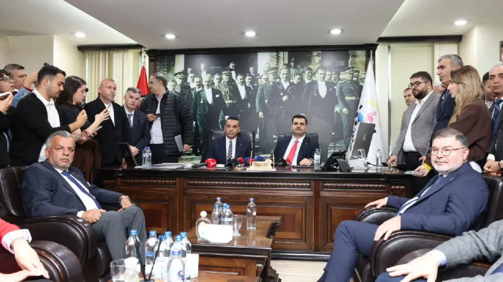 AK Partili İnan’dan Başkan Yıldız'a makamında ziyaret: "İzmir'de fetret dönemi bitti!"
