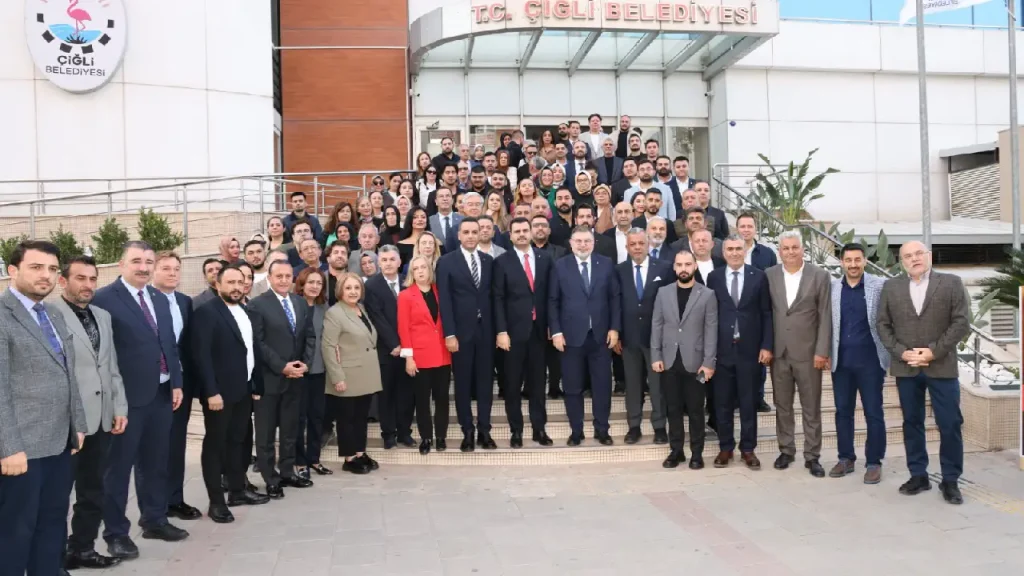 AK Partili İnan’dan Başkan Yıldız'a makamında ziyaret: "İzmir'de fetret dönemi bitti!"