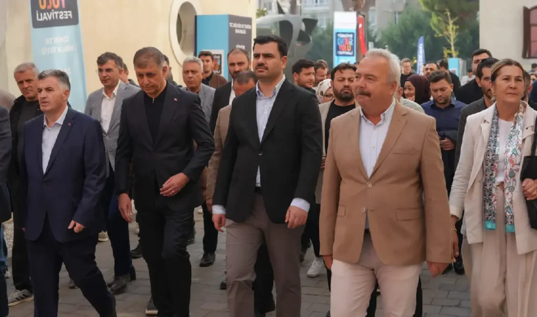 İzmir’in sosyal ve kültürel hayatına damga vuran Türkiye Kültür Yolu
