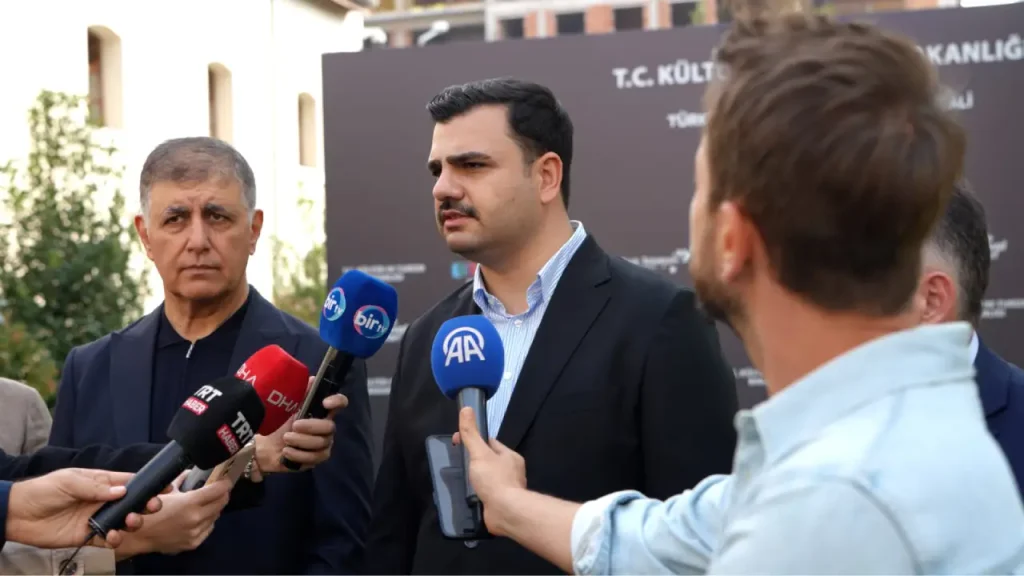 İnan'dan Kültür Yolu Festivali yorumu: "Cemil Tugay’ın ev sahipliğinde çok daha güçlü bir noktadayız" 1 İnan'dan Kültür Yolu Festivali yorumu: "Cemil Tugay’ın ev sahipliğinde çok daha güçlü bir noktadayız"