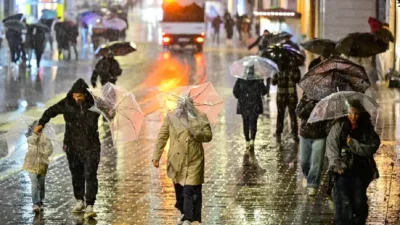 İstanbul’u etkisi altına alan şiddetli sağanak yağış felakete dönüştü. Metrekareye
