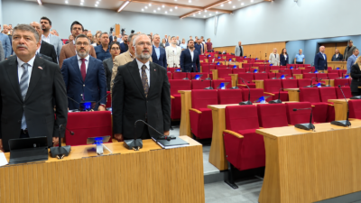 İzmir Büyükşehir Belediye Başkanı Cemil Tugay’ın AK Parti’ye geçmesinin ardından
