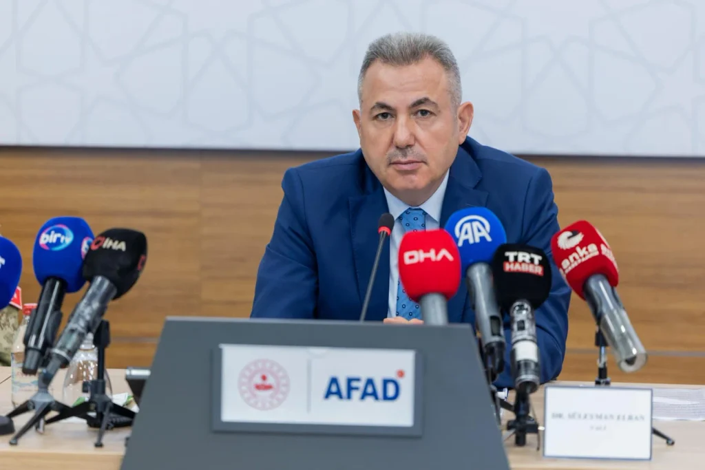 İzmir'de depremin 6. yılında kritik zirve: “Afetlere dirençli bir kent için çalışıyoruz” 4 İzmir'de depremin 6. yılında kritik zirve: “Afetlere dirençli bir kent için çalışıyoruz”