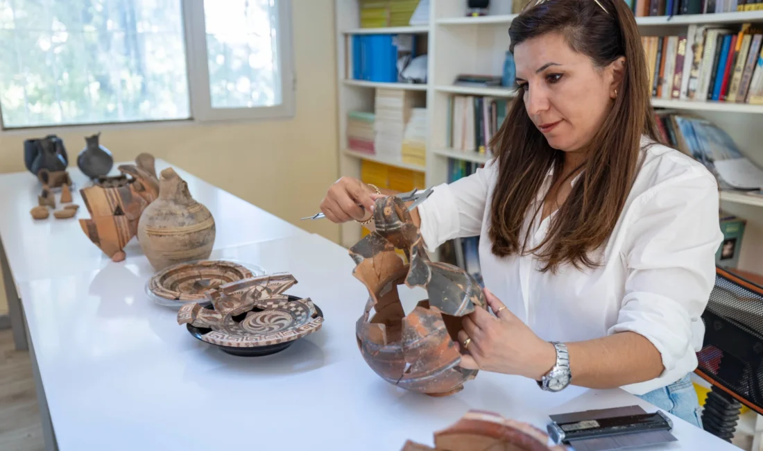 Smyrna Antik Kenti’nde yürütülen kazılar, 2 bin 700 yıl önceki