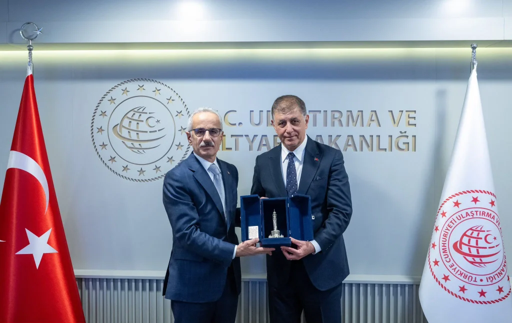 Ankara’da İzmir için ikinci mesai: Ulaştırma Bakanlığı’nda altyapı ve ulaşım zirvesi