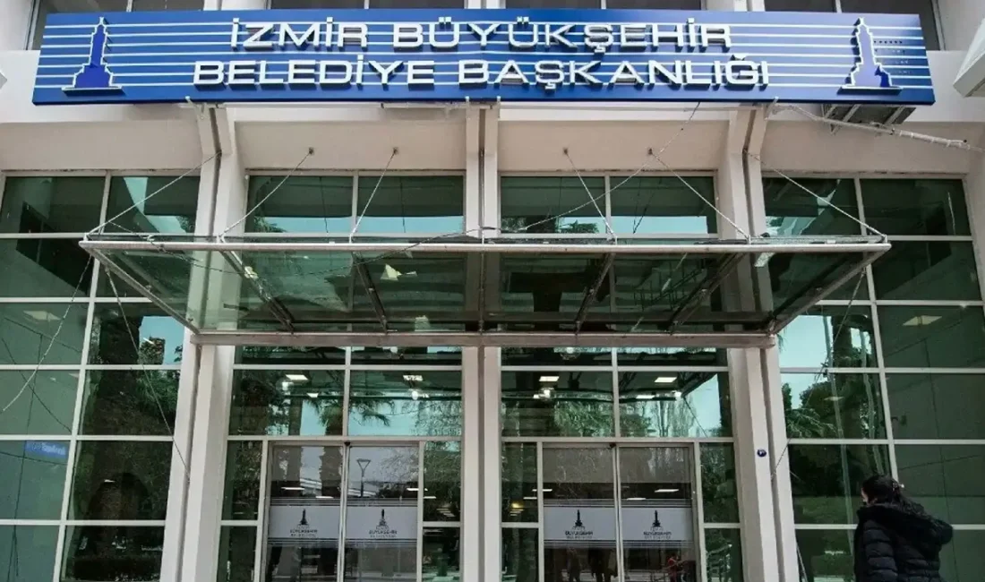 İzmir Büyükşehir Belediyesi bürokrasisinde bir süredir devam eden yönetsel değişim