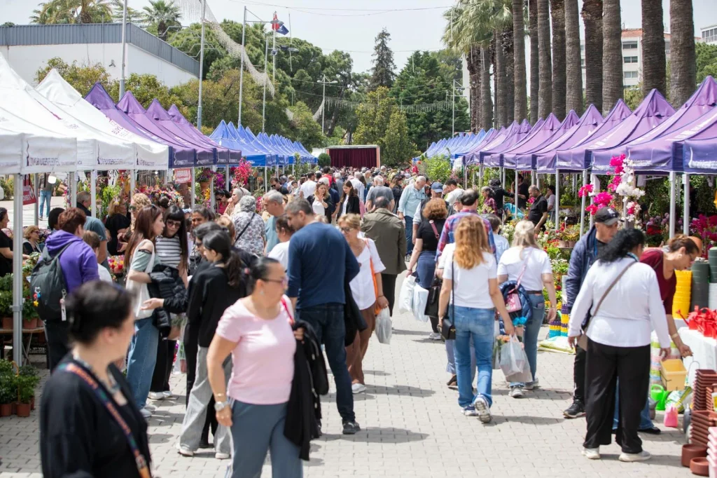 Kültürpark rengarenk ve mis gibi kokacak! İzmir'de üreticiden tüketiciye dev bal ve çiçek buluşması