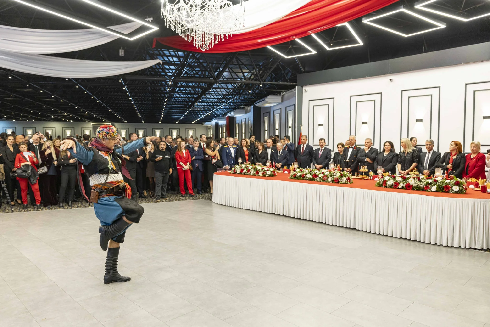 103 yılın gurur ve onuru bir arada! İzmir’de özel gece 3 103 yılın gurur ve onuru bir arada! İzmir’de özel gece